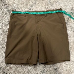 Men’s size 40 Lulu Lemon shorts